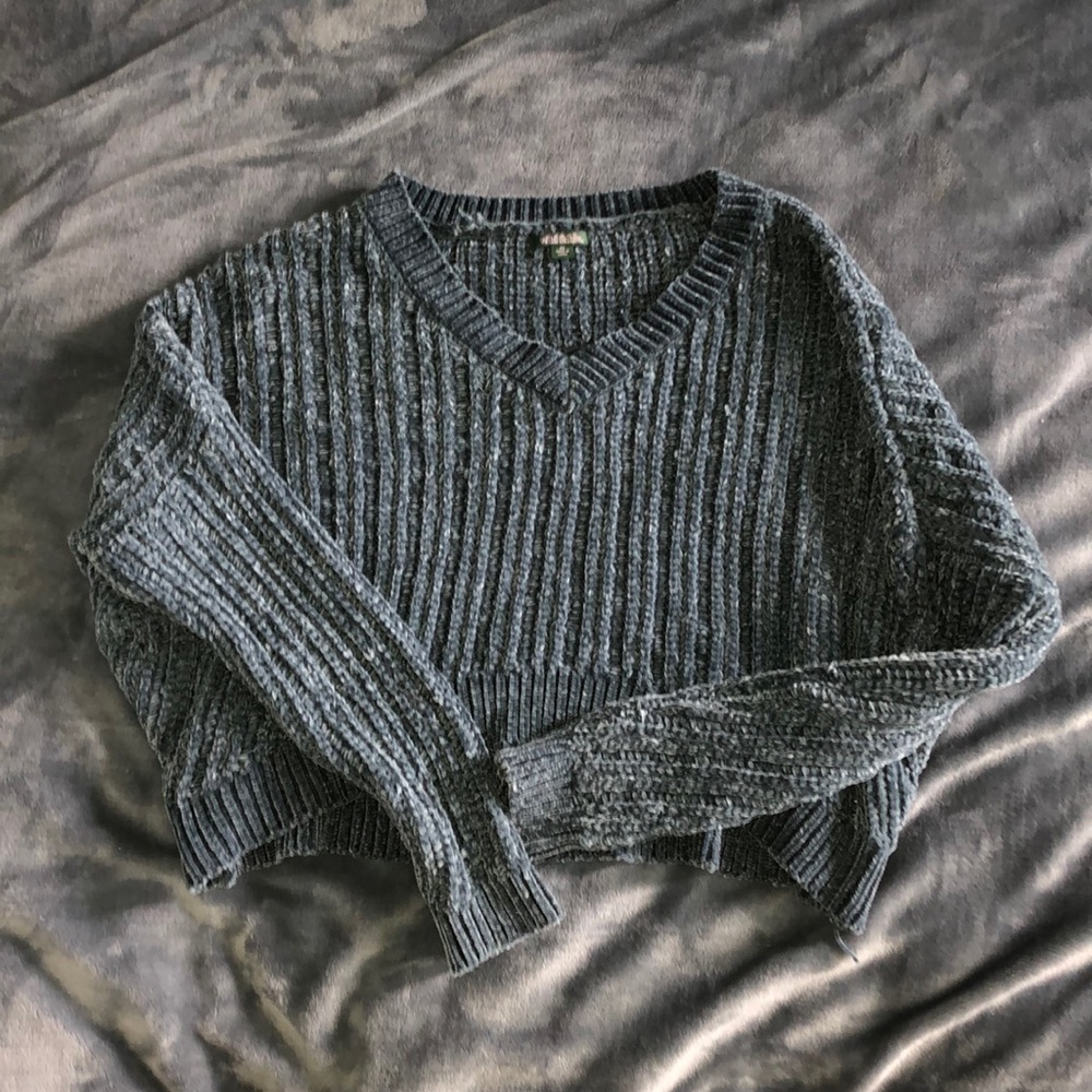 Crop top sweater